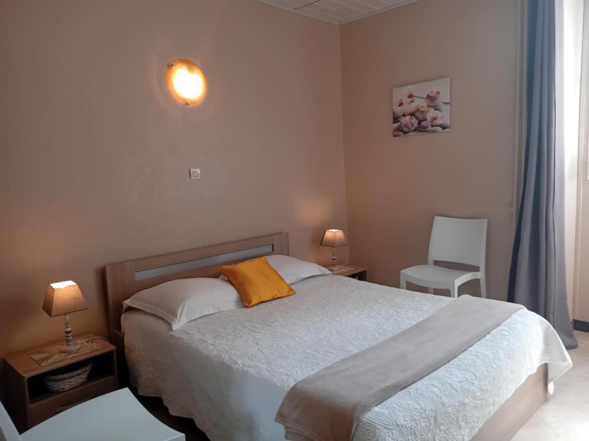 Hotel La Gravenne Thueyts Екстериор снимка