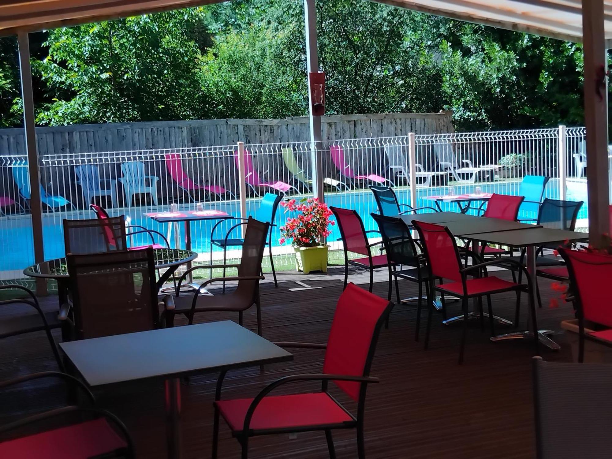 Hotel La Gravenne Thueyts Екстериор снимка