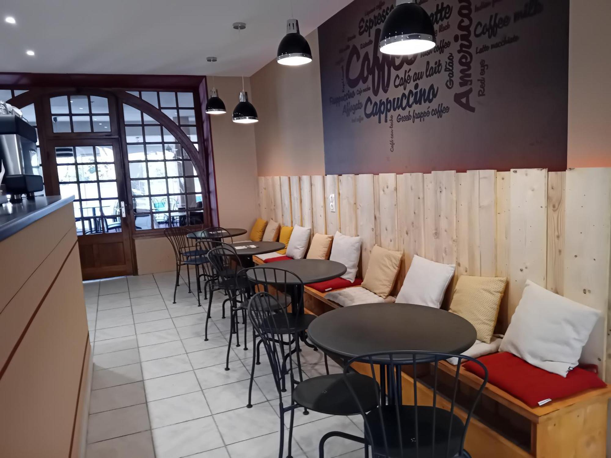 Hotel La Gravenne Thueyts Екстериор снимка