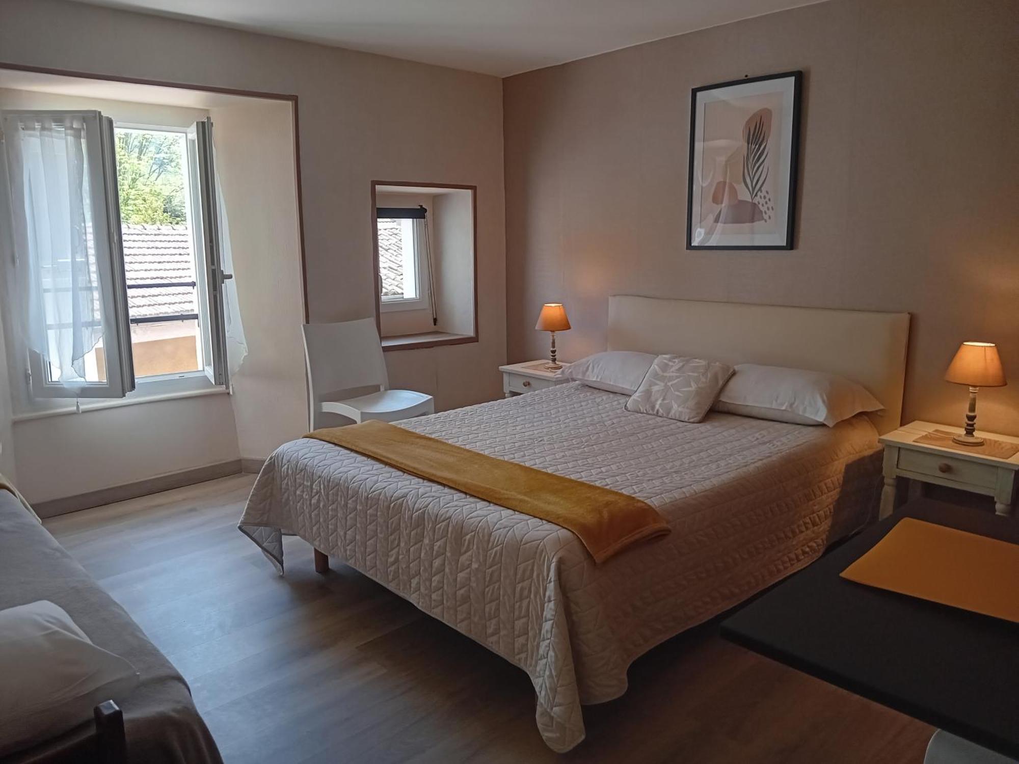 Hotel La Gravenne Thueyts Екстериор снимка