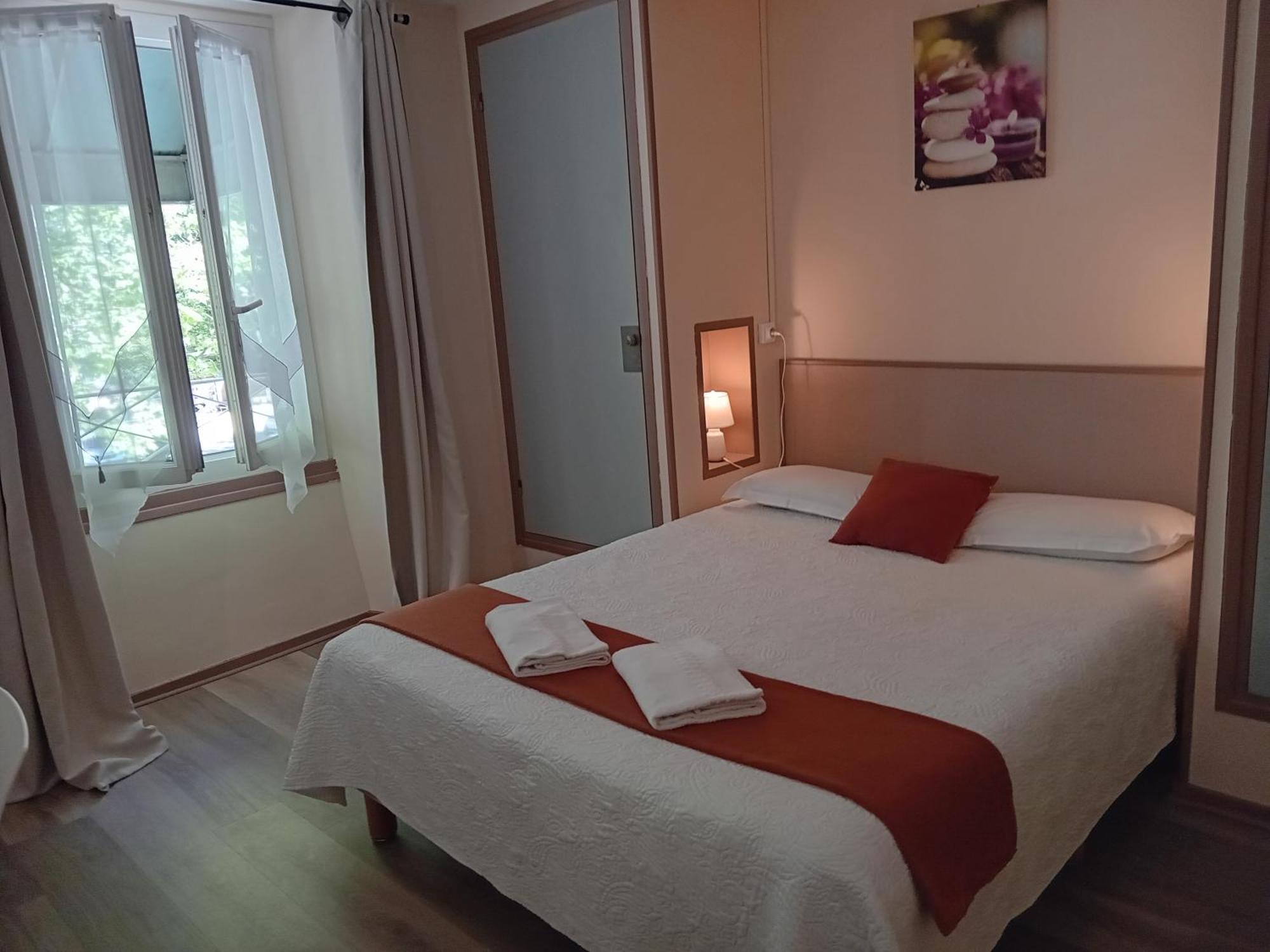 Hotel La Gravenne Thueyts Стая снимка