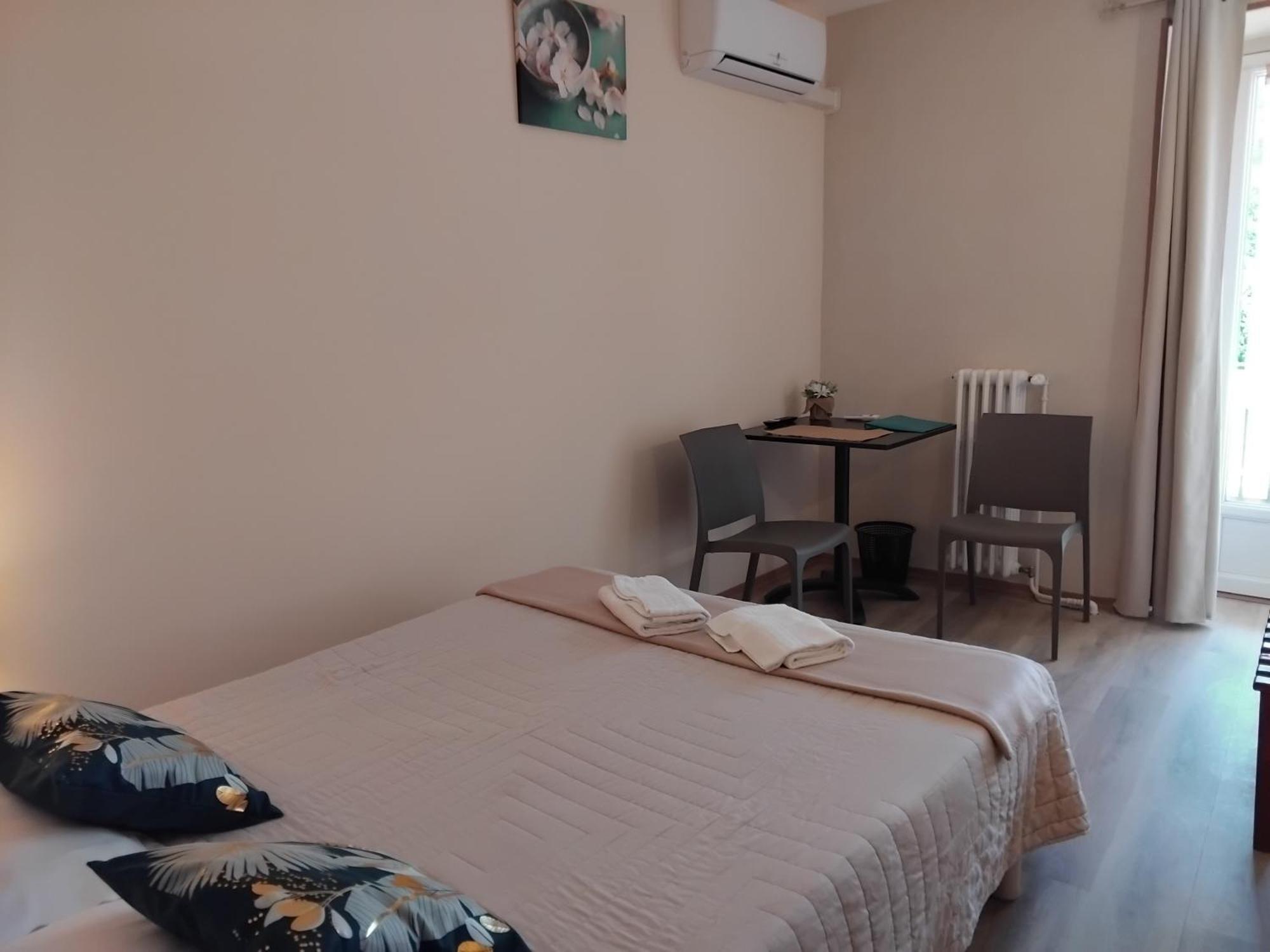 Hotel La Gravenne Thueyts Стая снимка