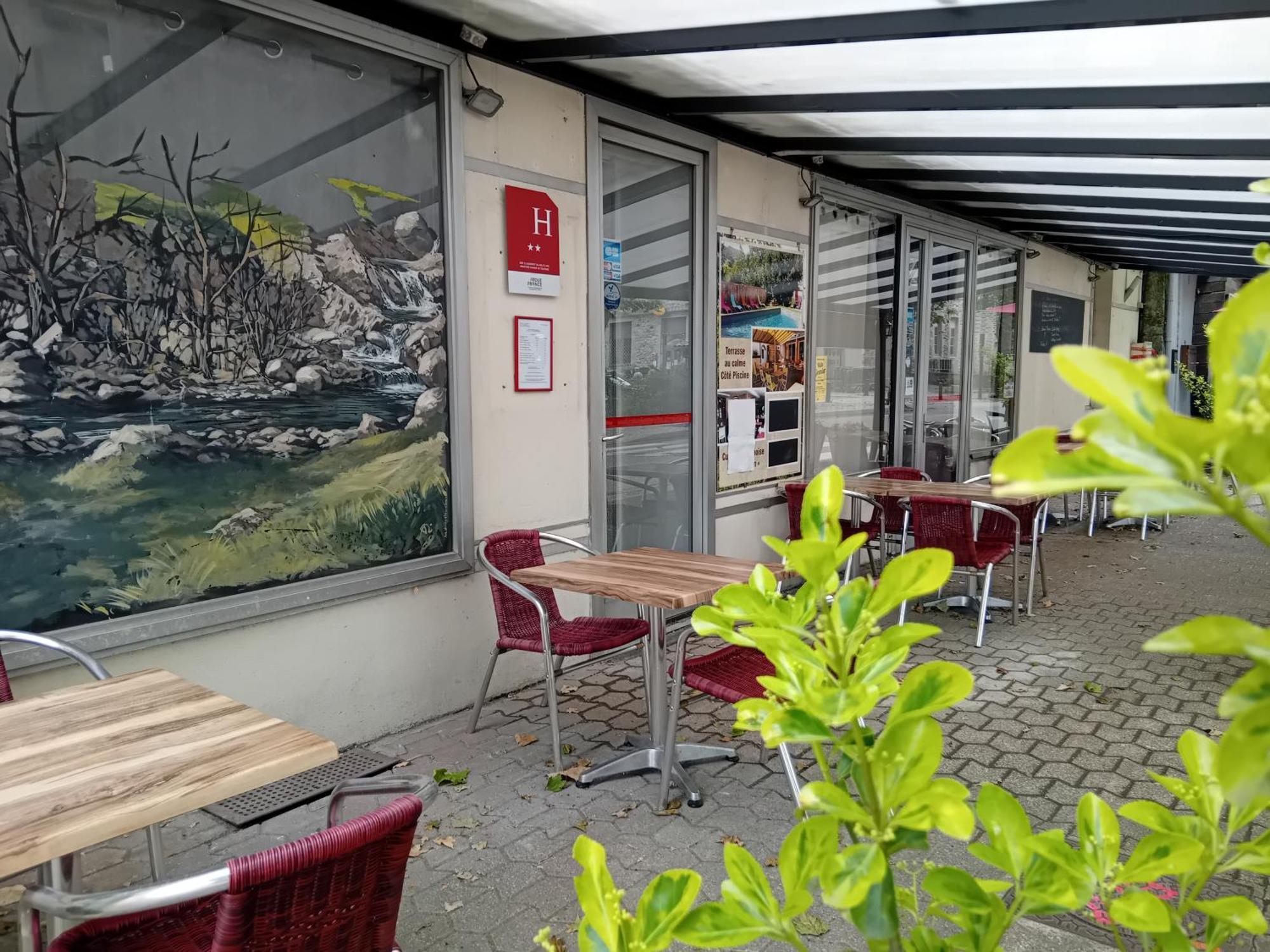Hotel La Gravenne Thueyts Екстериор снимка