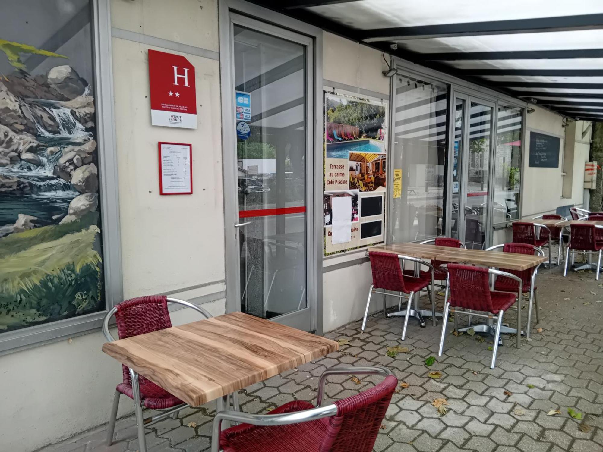 Hotel La Gravenne Thueyts Екстериор снимка